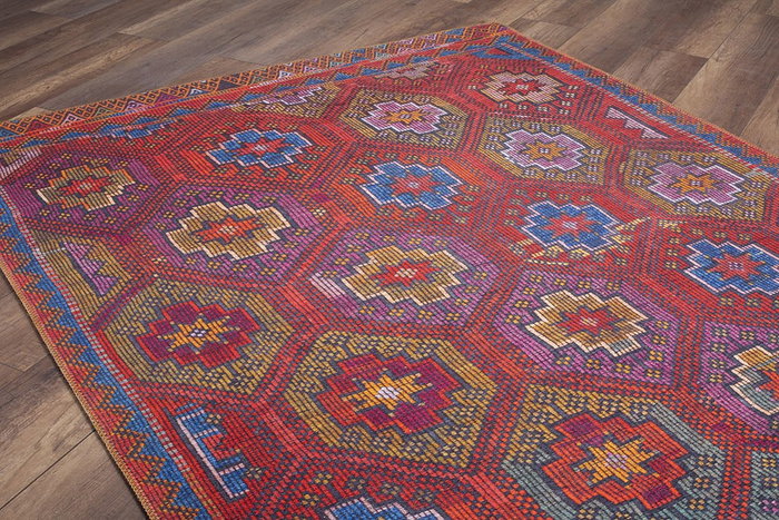 Conceptum Soul Chenille - Red AL 165 Multicolor 150 x 230 cm Conceptum Soul Chenille - Red AL 165 Multicolor 150 x 230 cm